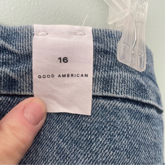 NWT Good American Good Boy Distressed High Rise Jean SN: GB050T Indigo Size 16 - Picture 9 of 17